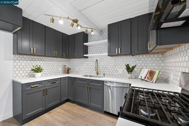 87 Bay Drive, Bay Point, CA 94565