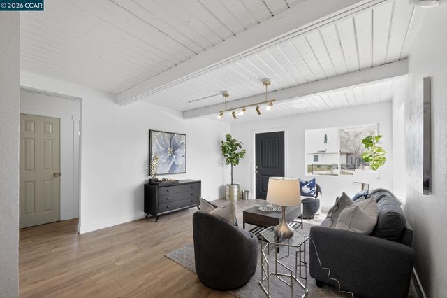 87 Bay Drive, Bay Point, CA 94565