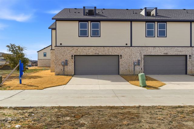 8902 Lowell Street, Rowlett, TX 75089