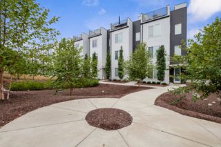 542 Cliff Cir, Nashville, TN 37218