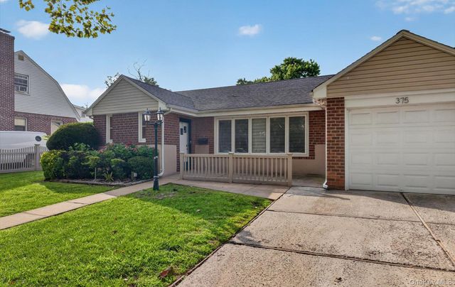 375 Peninsula Boulevard, Lynbrook, NY 11563