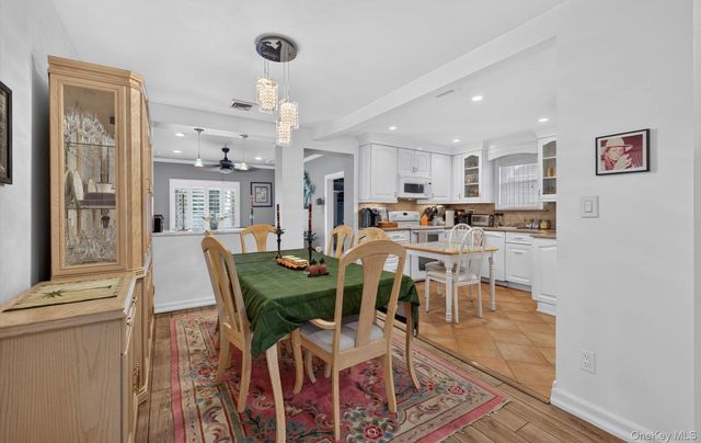 375 Peninsula Boulevard, Lynbrook, NY 11563