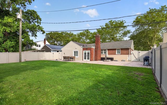 375 Peninsula Boulevard, Lynbrook, NY 11563