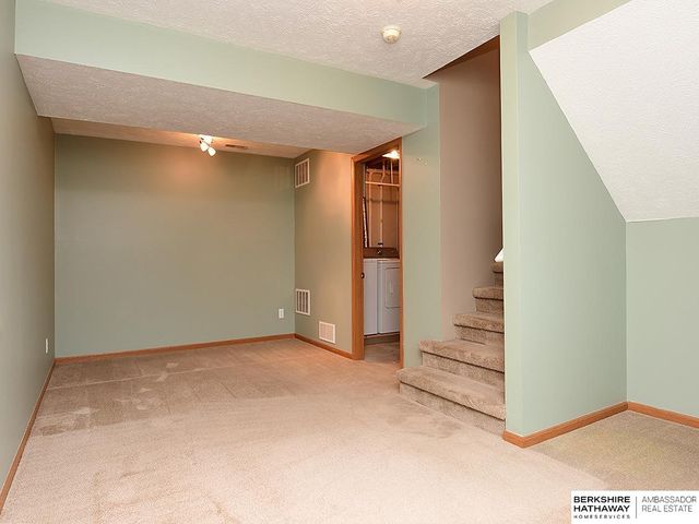12917 Curtis Avenue, Omaha, NE 68164