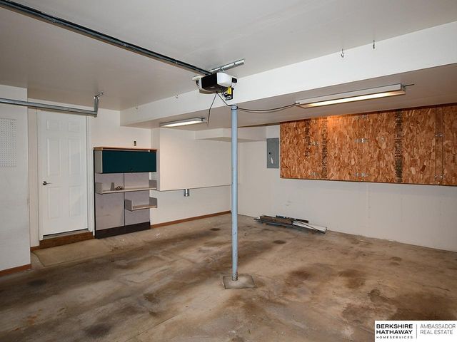 12917 Curtis Avenue, Omaha, NE 68164