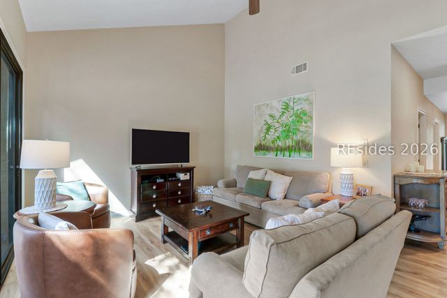 33 Lake Forest Dr Apt 3302, Hilton Head Island, SC 29928