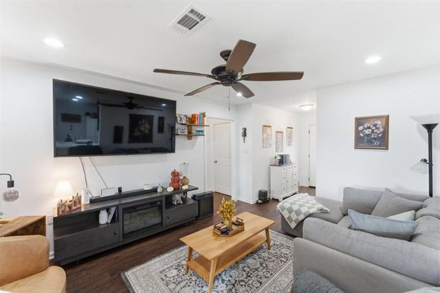 1310 Tall Sky Drive, Lake Charles, LA 70607