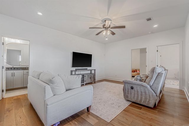 34 Sagamore Ct, Maumelle, AR 72113