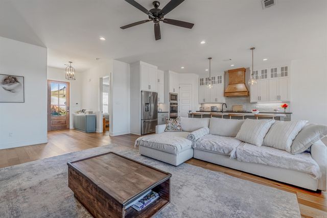 34 Sagamore Ct, Maumelle, AR 72113