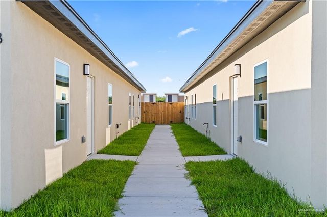 2713 W Brookside Bend Street 3, Edinburg, TX 78539