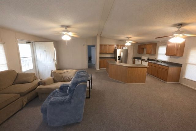 198 Neil Dr, Smithville, TN 37166