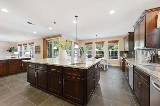3919 Creekstone Ct, Roseville, CA 95747