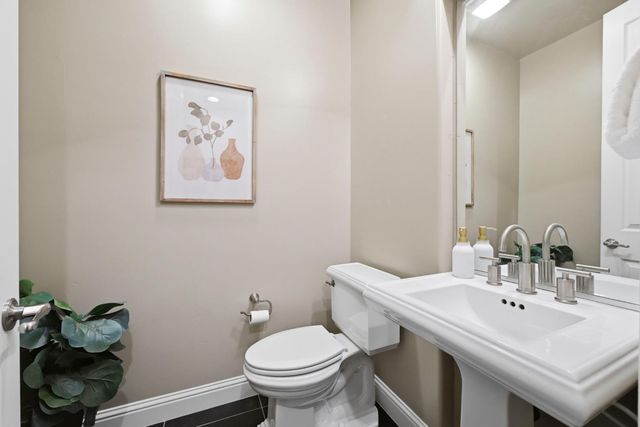 3919 Creekstone Ct, Roseville, CA 95747