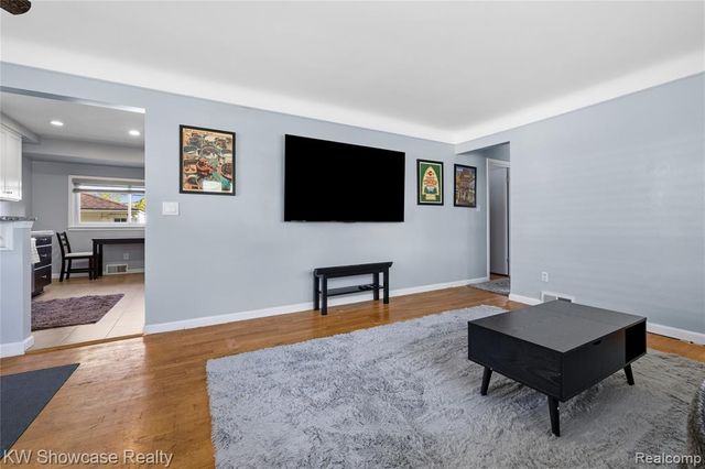 35475 Richland Street, Livonia, MI 48150