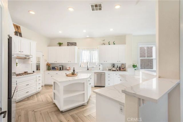 8824 Soothing Court, Corona, CA 92883