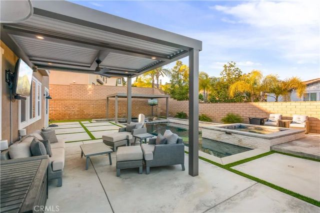 8824 Soothing Court, Corona, CA 92883