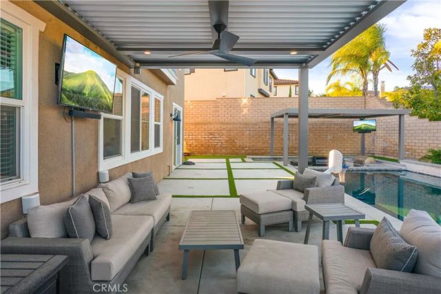 8824 Soothing Court, Corona, CA 92883