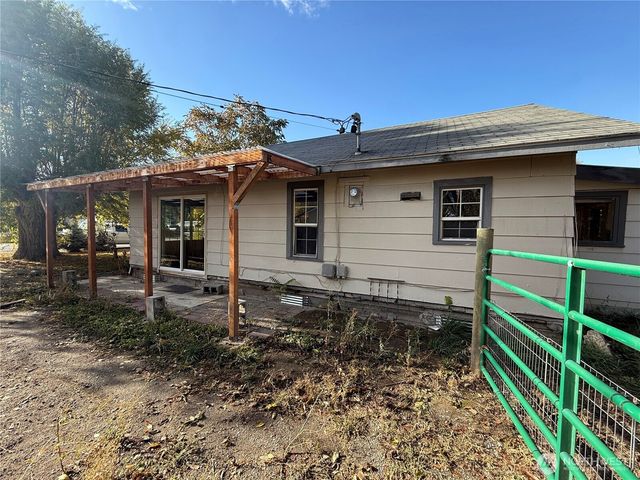 1288 1st Avenue S, Okanogan, WA 98840