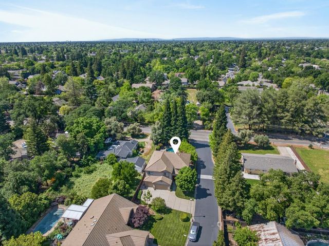 5500 Tierra Gardens Ln, Carmichael, CA 95608
