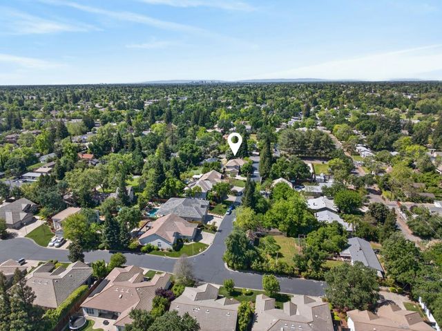 5500 Tierra Gardens Ln, Carmichael, CA 95608