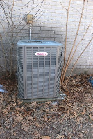 204 Hollywood Drive, Glenn Heights, TX 75154