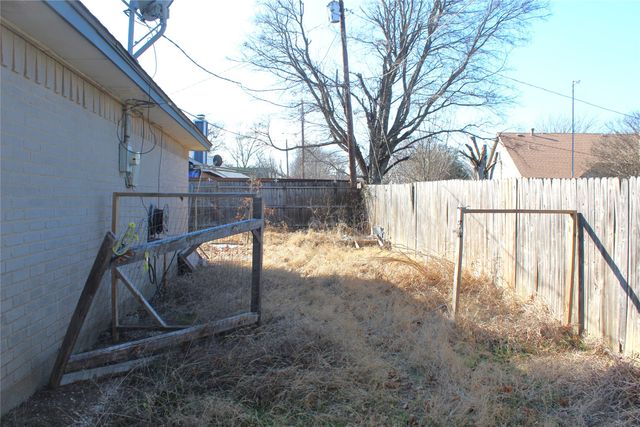 204 Hollywood Drive, Glenn Heights, TX 75154