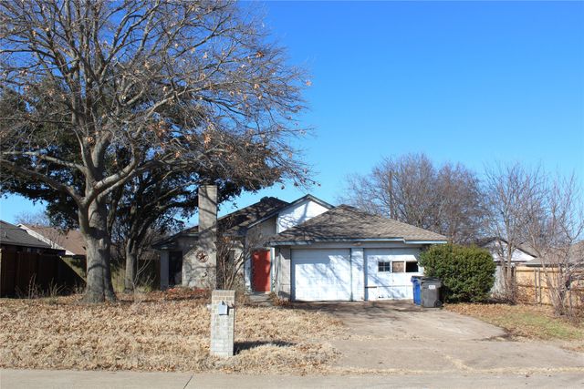 204 Hollywood Drive, Glenn Heights, TX 75154