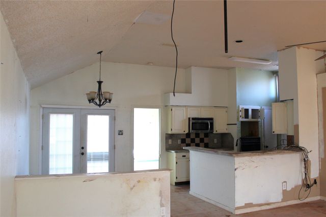 204 Hollywood Drive, Glenn Heights, TX 75154