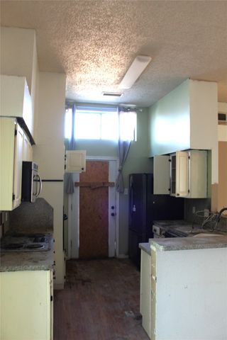 204 Hollywood Drive, Glenn Heights, TX 75154