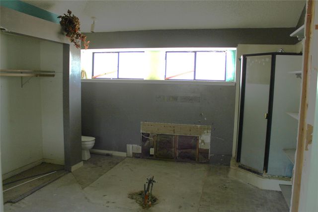 204 Hollywood Drive, Glenn Heights, TX 75154