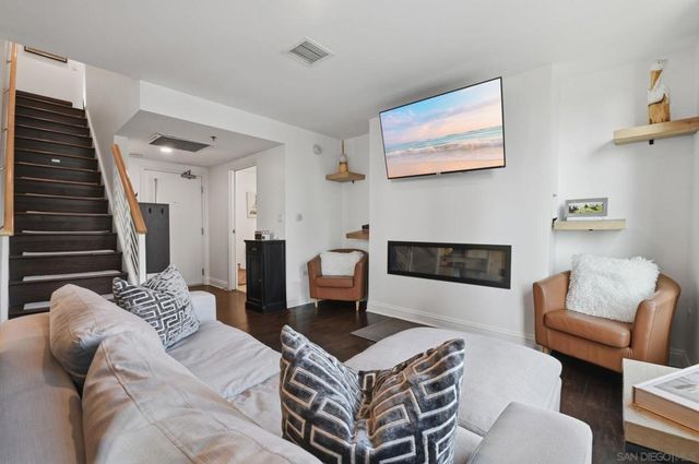 425 W Beech 1702, San Diego, CA 92101