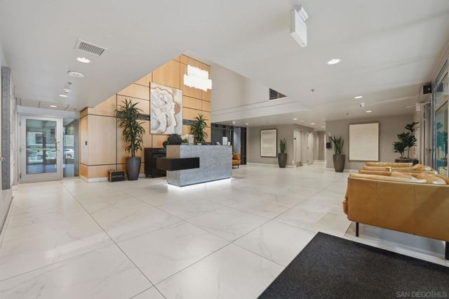 425 W Beech 1702, San Diego, CA 92101