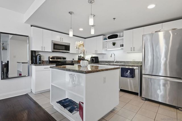425 W Beech 1702, San Diego, CA 92101
