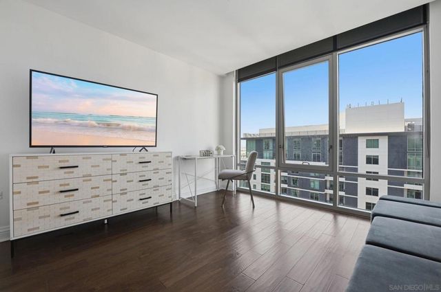 425 W Beech 1702, San Diego, CA 92101