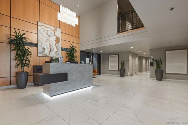 425 W Beech 1702, San Diego, CA 92101