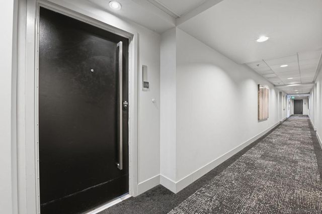 425 W Beech 1702, San Diego, CA 92101