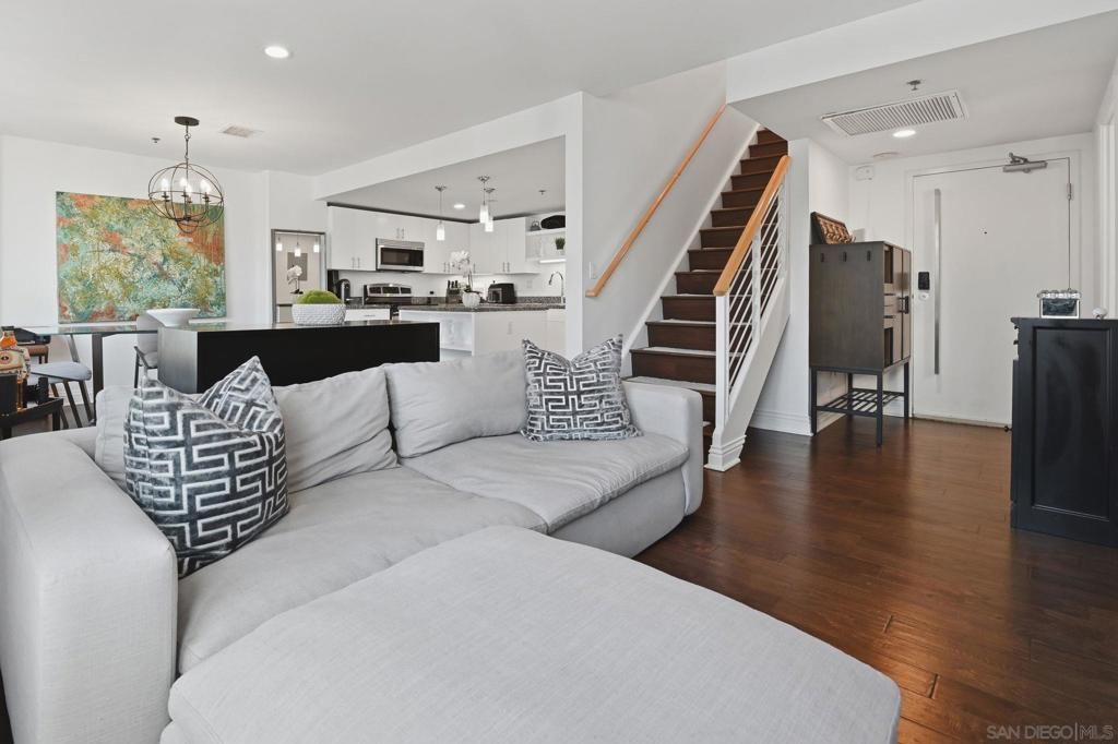 425 W Beech 1702, San Diego, CA 92101
