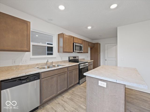 558 Plowman Drive, Shelbyville, IN 46176