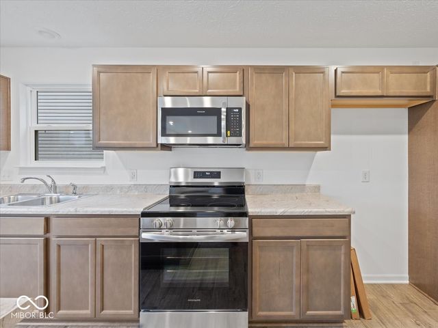 558 Plowman Drive, Shelbyville, IN 46176