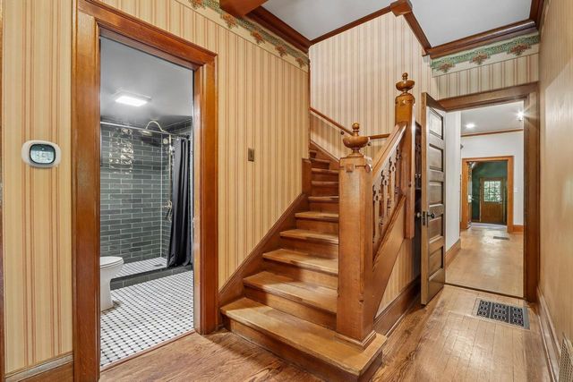 6789 N Elm Tree ROAD, Glendale, WI 53217