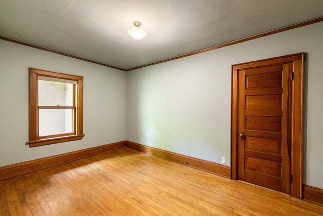 6789 N Elm Tree ROAD, Glendale, WI 53217