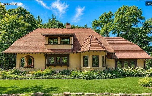 6789 N Elm Tree ROAD, Glendale, WI 53217