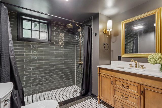 6789 N Elm Tree ROAD, Glendale, WI 53217