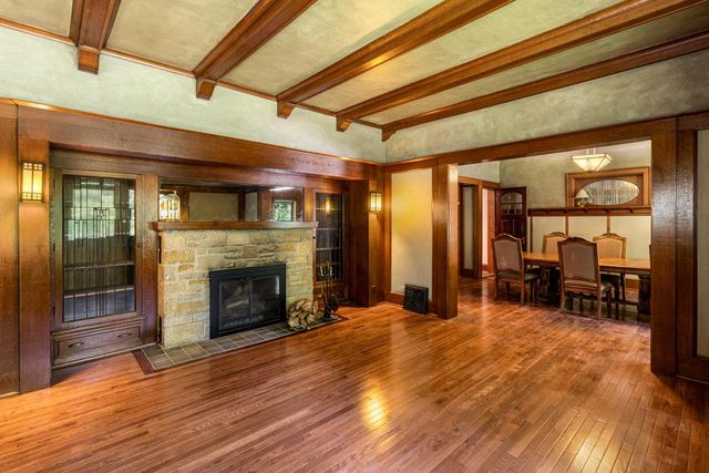 6789 N Elm Tree ROAD, Glendale, WI 53217