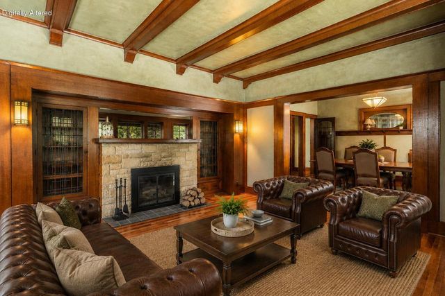 6789 N Elm Tree ROAD, Glendale, WI 53217