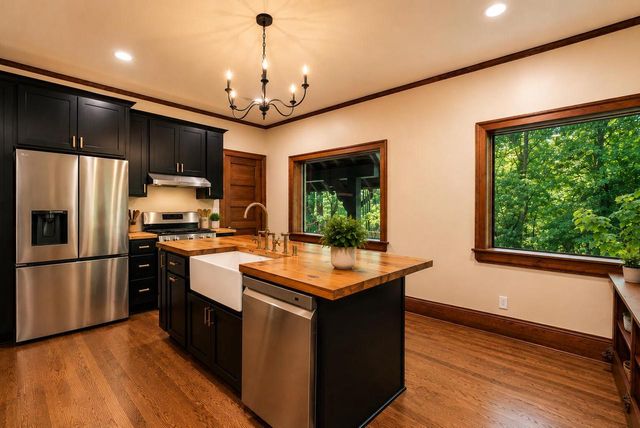 6789 N Elm Tree ROAD, Glendale, WI 53217