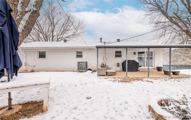 2828 Andrea Drive, Floyds Knobs, IN 47119