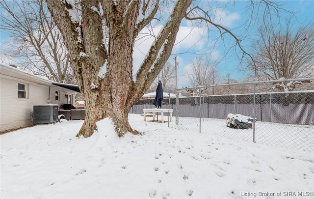 2828 Andrea Drive, Floyds Knobs, IN 47119