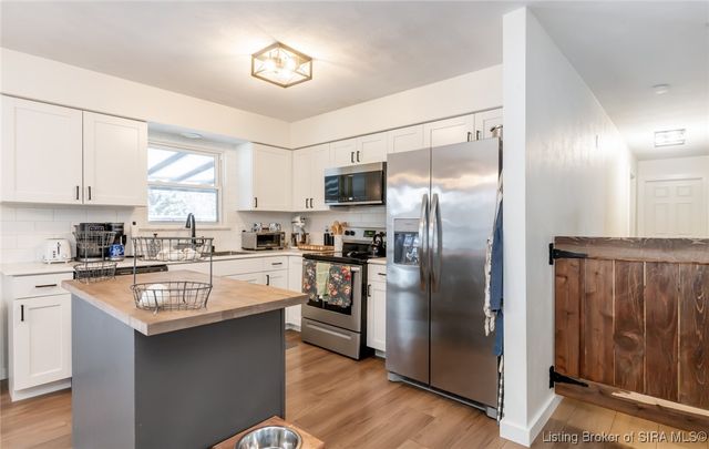 2828 Andrea Drive, Floyds Knobs, IN 47119