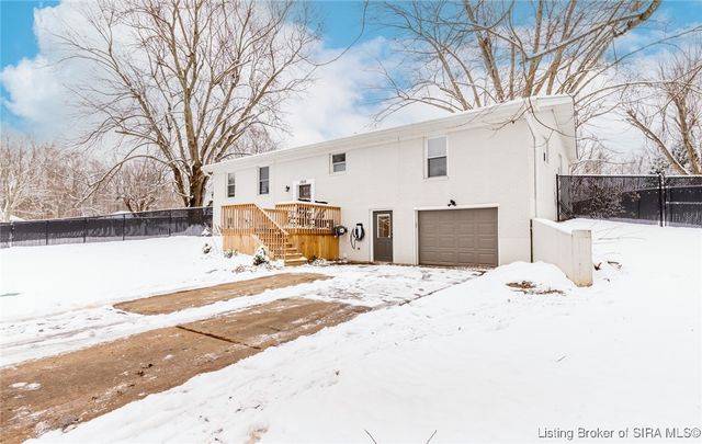 2828 Andrea Drive, Floyds Knobs, IN 47119